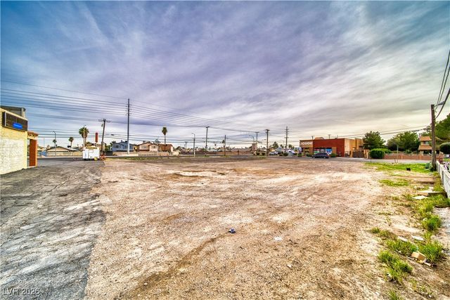 2200 North Decatur, Las Vegas, NV 89108