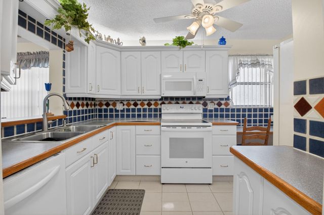 2935 SW 22nd Avenue 108, Delray Beach, FL 33445