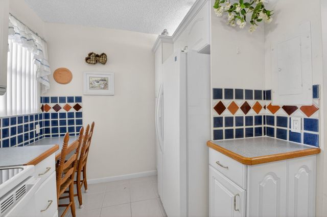 2935 SW 22nd Avenue 108, Delray Beach, FL 33445