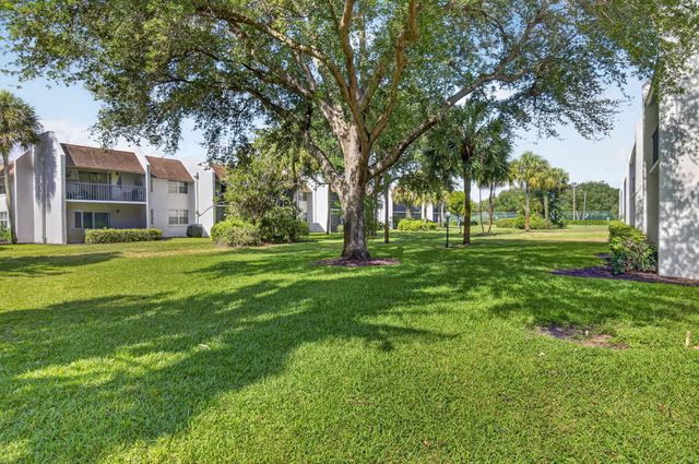 2935 SW 22nd Avenue 108, Delray Beach, FL 33445