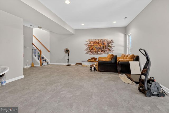 25252 LYON TER, Chantilly, VA 20152
