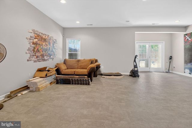 25252 LYON TER, Chantilly, VA 20152