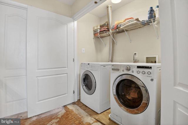 25252 LYON TER, Chantilly, VA 20152
