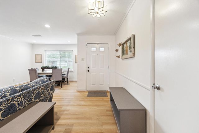 11510 Mullins Drive, Houston, TX 77035