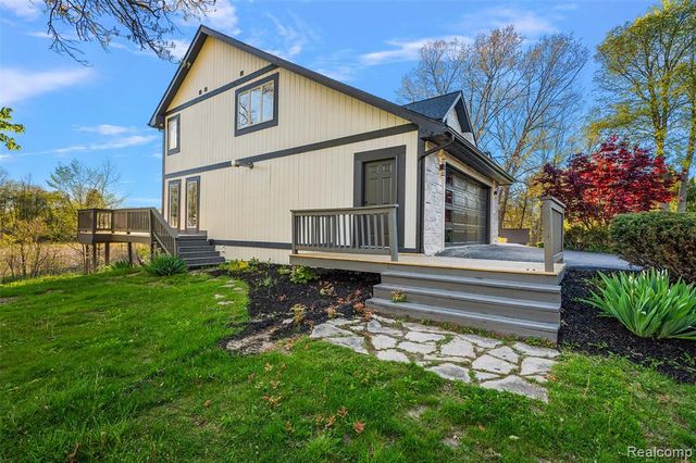 1585 Houghton Trail, Ortonville, MI 48462