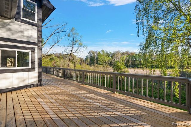 1585 Houghton Trail, Ortonville, MI 48462