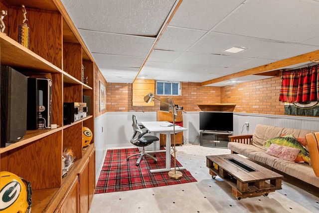 2344 OAKWOOD AVENUE, Green Bay, WI 54301