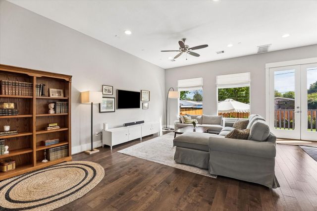 419 Yale Oaks Lane, Houston, TX 77091