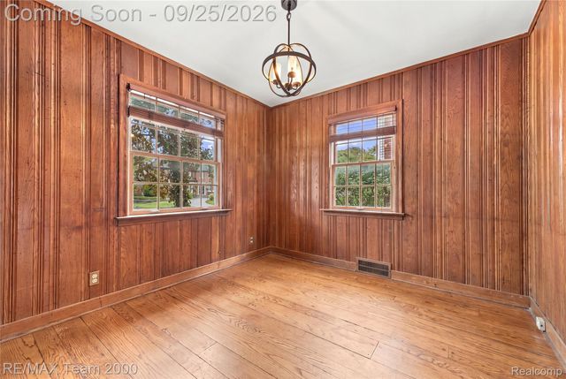 24616 Fairmount Drive, Dearborn, MI 48124