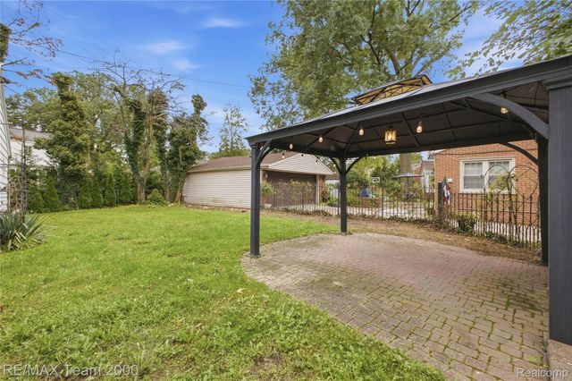 24616 Fairmount Drive, Dearborn, MI 48124