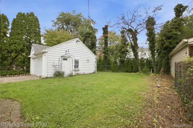 24616 Fairmount Drive, Dearborn, MI 48124