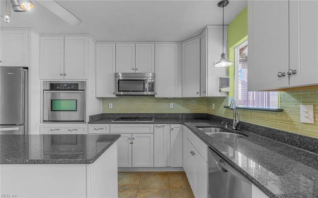 941 Storm Lake DR, Virginia Beach, VA 23454