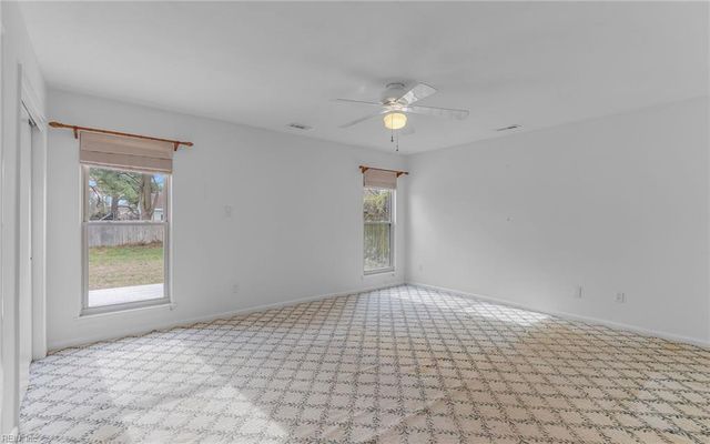 941 Storm Lake DR, Virginia Beach, VA 23454