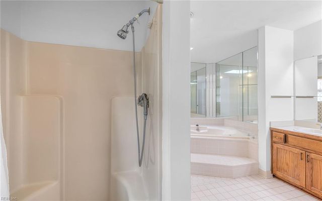 941 Storm Lake DR, Virginia Beach, VA 23454