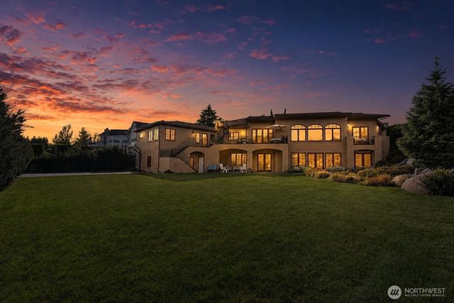 36315 SE Saint Andrews Lane, Snoqualmie, WA 98065