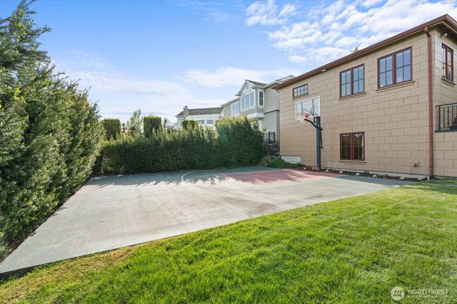 36315 SE Saint Andrews Lane, Snoqualmie, WA 98065