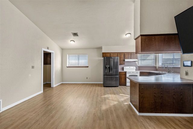 3904 SW Parkridge Blvd, Lawton, OK 73505