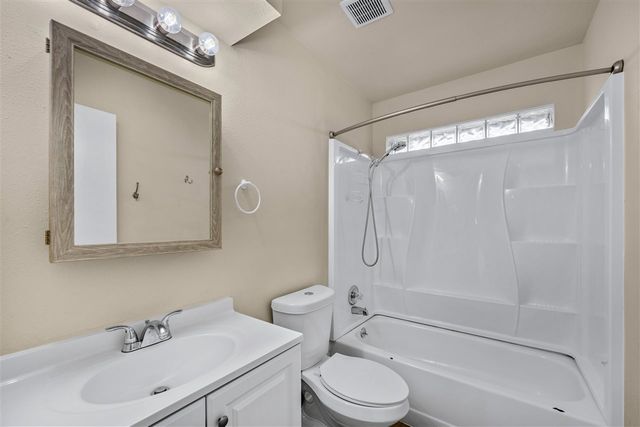 3904 SW Parkridge Blvd, Lawton, OK 73505