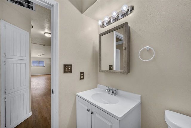 3904 SW Parkridge Blvd, Lawton, OK 73505