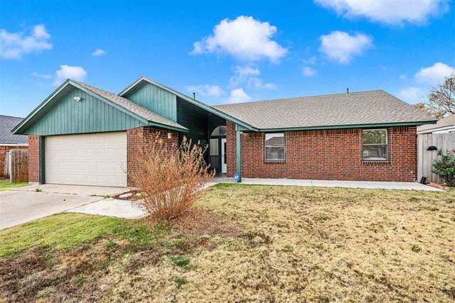 3904 SW Parkridge Blvd, Lawton, OK 73505