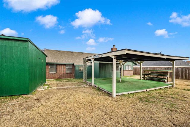 3904 SW Parkridge Blvd, Lawton, OK 73505