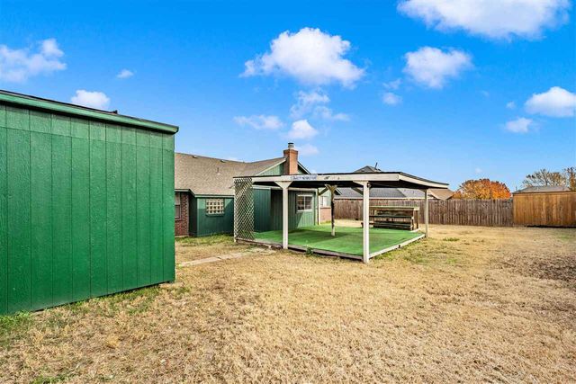 3904 SW Parkridge Blvd, Lawton, OK 73505