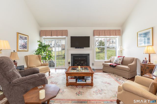 2 Arrowwood Court 2, Middlebury, CT 06762