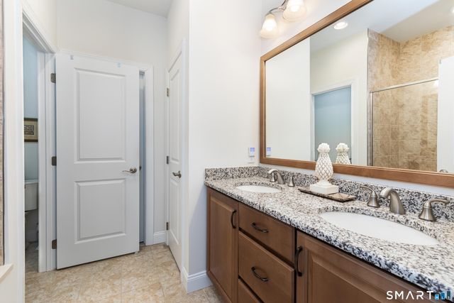 2 Arrowwood Court 2, Middlebury, CT 06762