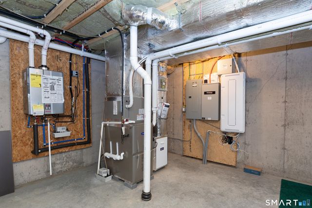 2 Arrowwood Court 2, Middlebury, CT 06762