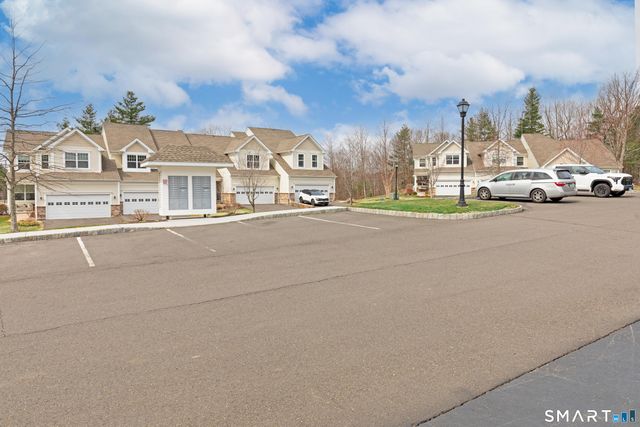 2 Arrowwood Court 2, Middlebury, CT 06762