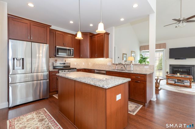 2 Arrowwood Court 2, Middlebury, CT 06762