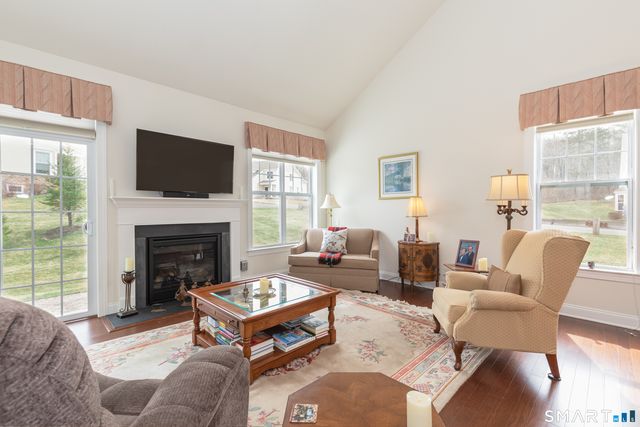 2 Arrowwood Court 2, Middlebury, CT 06762