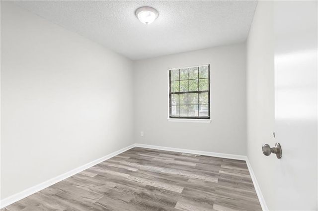 1405 N Millburn Avenue, Independence, MO 64056