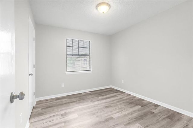1405 N Millburn Avenue, Independence, MO 64056