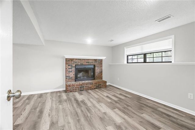 1405 N Millburn Avenue, Independence, MO 64056