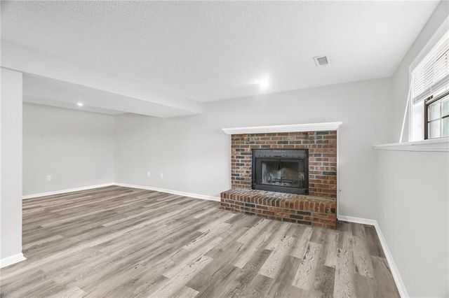 1405 N Millburn Avenue, Independence, MO 64056