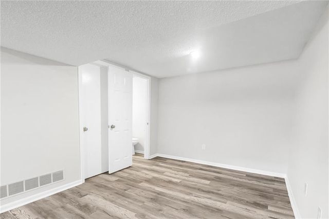 1405 N Millburn Avenue, Independence, MO 64056