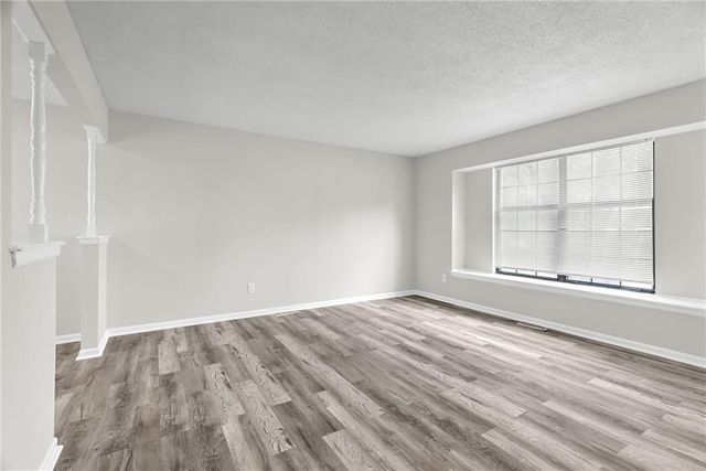 1405 N Millburn Avenue, Independence, MO 64056