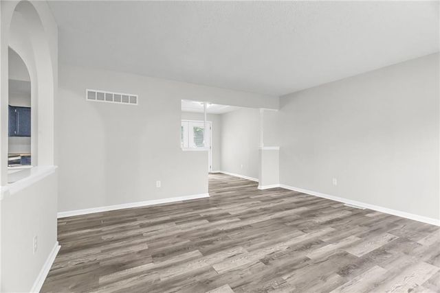 1405 N Millburn Avenue, Independence, MO 64056