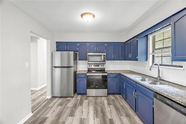 1405 N Millburn Avenue, Independence, MO 64056