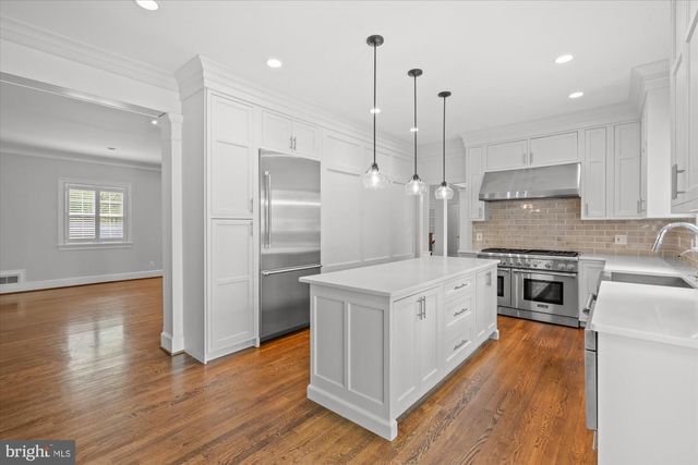 4905 DORSET AVE, Chevy Chase, MD 20815