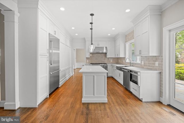 4905 DORSET AVE, Chevy Chase, MD 20815