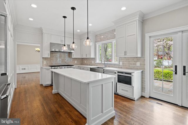 4905 DORSET AVE, Chevy Chase, MD 20815