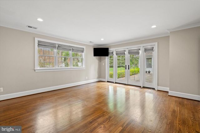 4905 DORSET AVE, Chevy Chase, MD 20815