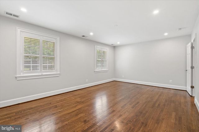 4905 DORSET AVE, Chevy Chase, MD 20815