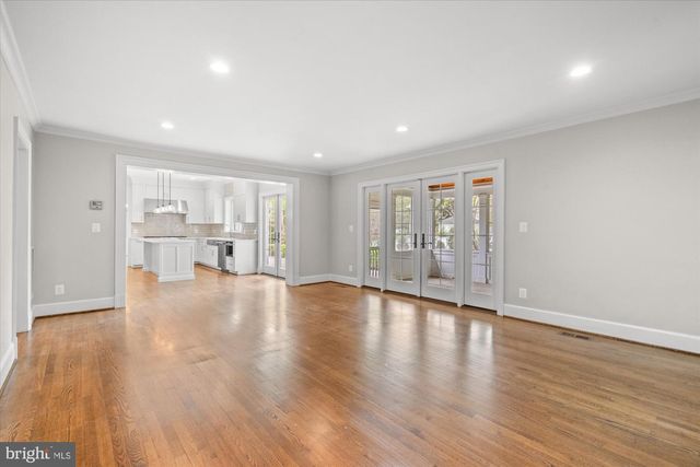 4905 DORSET AVE, Chevy Chase, MD 20815