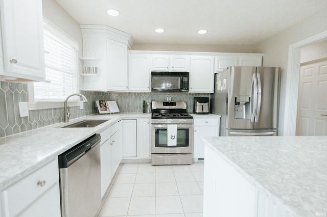 2123 Bunker Lane, Evansville, IN 47725