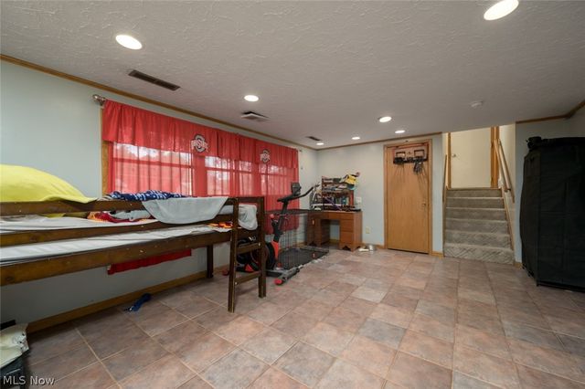 8560 Glennridge Avenue NW, Clinton, OH 44216