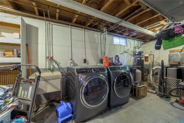 8560 Glennridge Avenue NW, Clinton, OH 44216