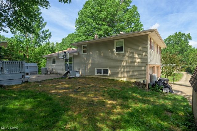 8560 Glennridge Avenue NW, Clinton, OH 44216